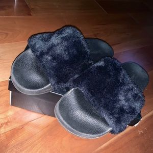 Black Puffy Slippers